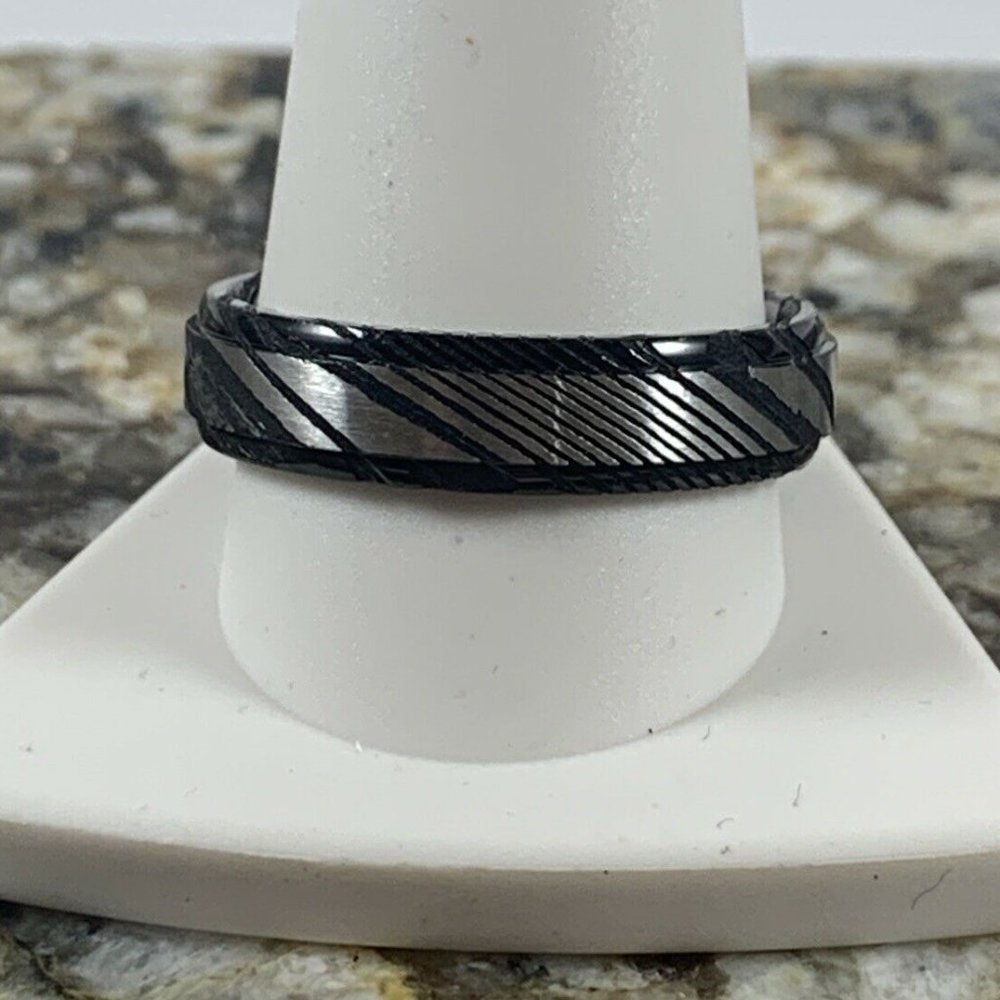 6mm Black Engraved Wood Effect Steel Sz 11.5